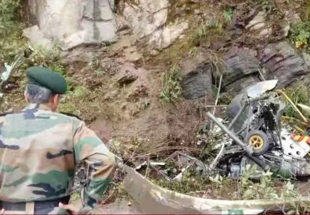 ভেঙে পড়েছে ভারতের সামরিক হেলিকপ্টার, দুই পাইলট নিহত 
