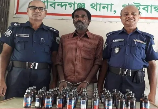 গোবিন্দগঞ্জে ৪২ বোতল ফেন্সিডিলসহ আটক ১