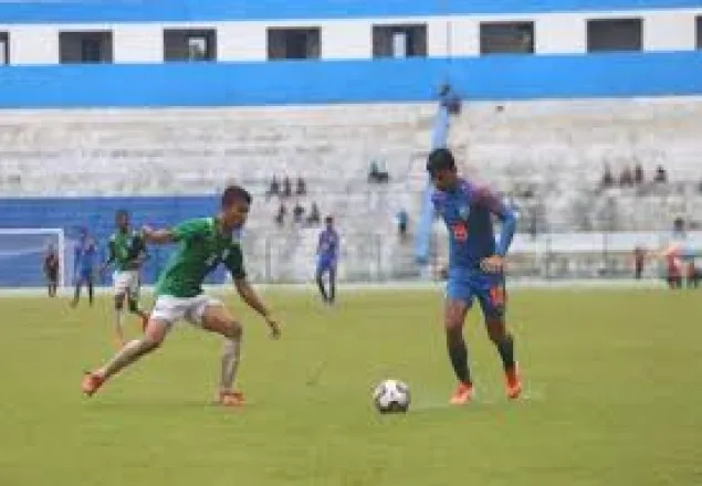 শেষের গোলে শিরোপার স্বপ্নভঙ্গ