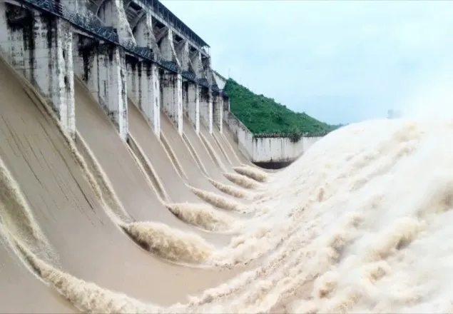 ফারাক্কার সব গেট খুলে দিয়েছে ভারত, বাংলাদেশে বন্যার আশঙ্কা