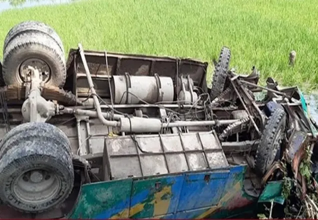 শার্শায় বাস-ট্রাক মুখোমুখি সংঘর্ষে ১ শিশু নিহত