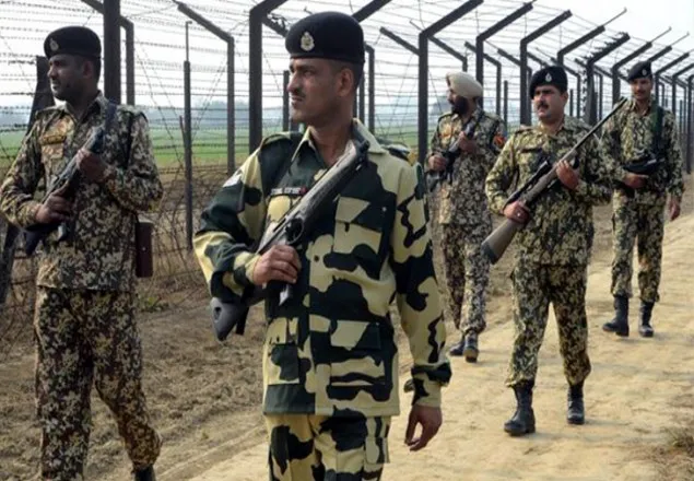 আটক র‌্যাবের ৩ সদস্যসহ পাঁচজনকে ফেরত দিল বিএসএফ