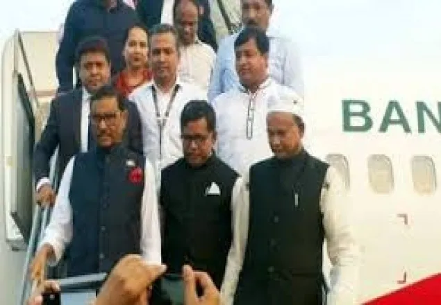সিঙ্গাপুর থেকে দেশে ফিরেছেন ওবায়দুল কাদের