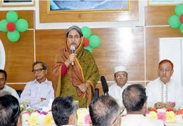 ক্যাম্পাসে রাজনীতি চলবে কিনা সেই সিদ্ধান্ত বিশ্ববিদ্যালয়ের