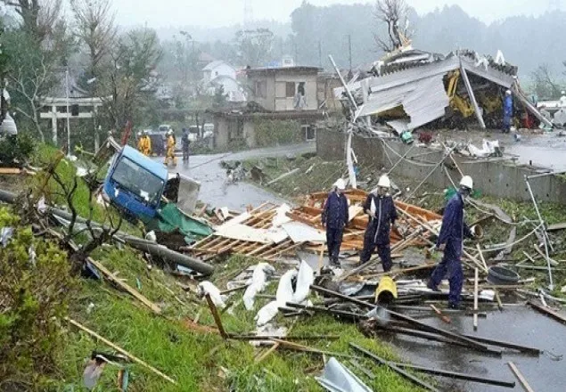 জাপানে টাইফুনের তাণ্ডবে মৃতের সংখ্যা বেড়ে ৭৪