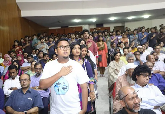সন্ত্রাস-রাজনীতিমুক্ত ক্যাম্পাস গড়াতে শপথ বুয়েট শিক্ষার্থীদের