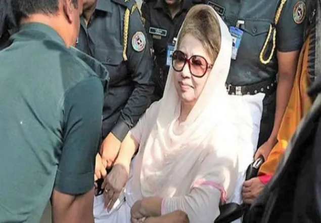 খালেদা জিয়ার বিরুদ্ধে জাতীয় পতাকা অবমাননা মামলার শুনানি ৪ নভেম্বর