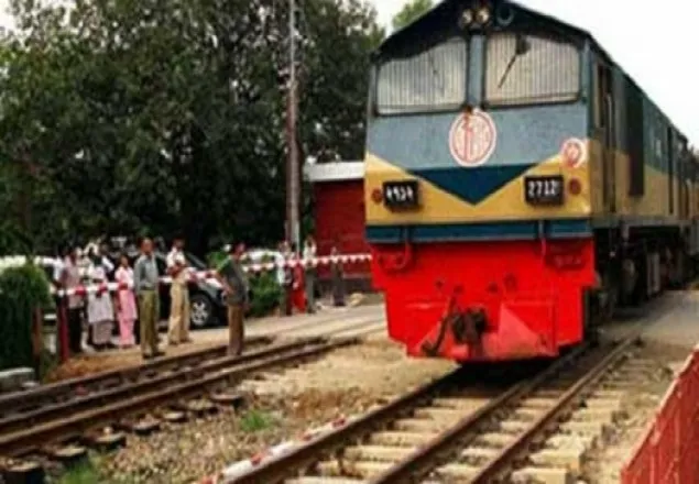 ট্রেনে কাটা পড়ে বাবা-মেয়ের মৃত্যু 