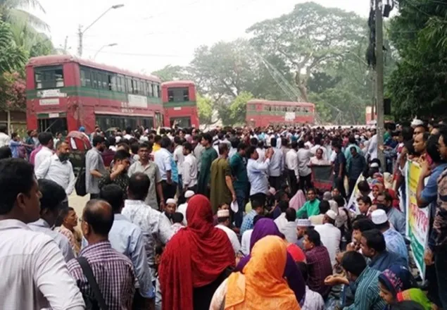 শহীদ মিনারে জড়ো হচ্ছেন প্রাথমিক শিক্ষকরা 