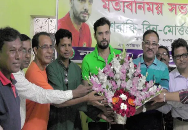 নড়াইলে গণমাধ্যমকর্মীদের সহযোগিতা চাইলেন মাশরাফি