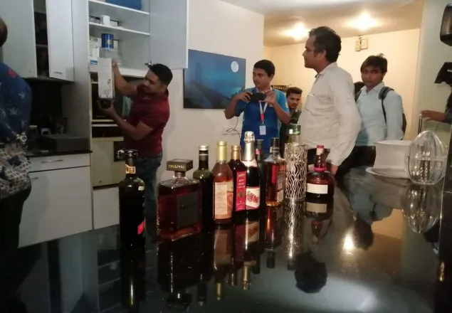 এবার আজিজ মোহাম্মদের ছোট ভাইয়ের বাসায় অভিযান