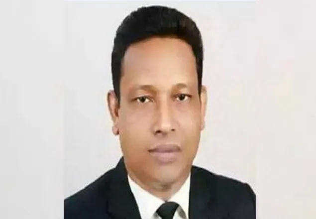 ফেসবুকে স্ট্যাটাসের জন্য আইনজীবী বরখাস্ত