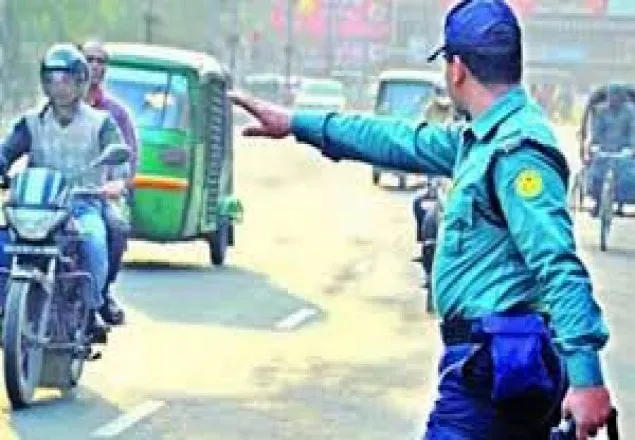 আজ থেকে লাইসেন্স ছাড়া গাড়ি চালালে ৬ মাসের জেল