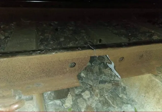 ১ ঘন্টা পর ট্রেন চলাচল স্বাভাবিক