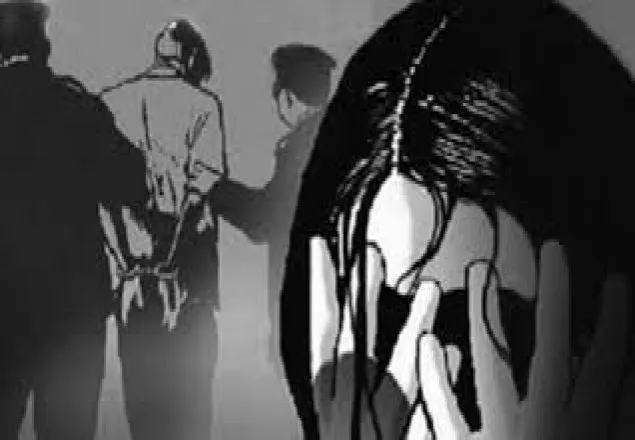 চলন্ত বাসে স্কুলছাত্রী ধর্ষনচেষ্টা: আটক ২