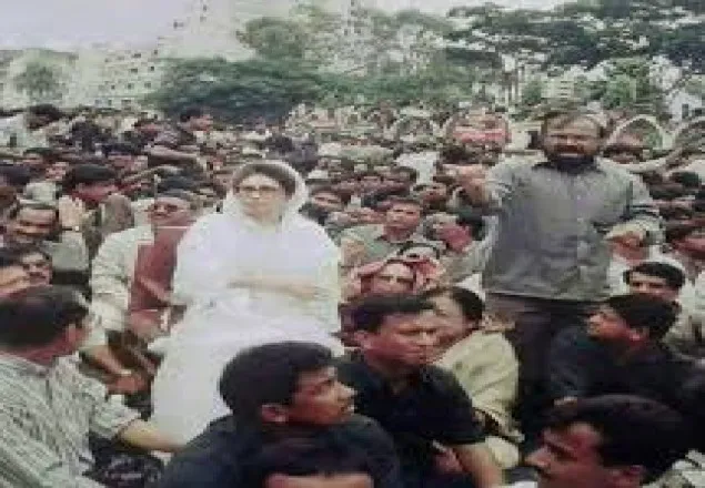 রাজনীতি থেকে খেলা সরব ছিলেন খোকা