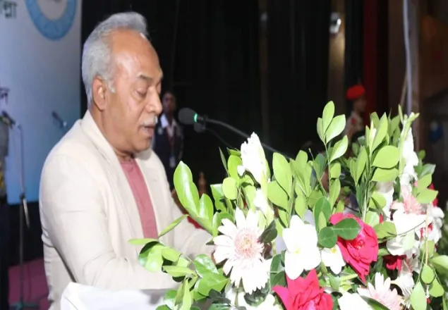 টাকার অভাবে পরীক্ষা দিতে না পারা ছেলেটি আজ শিল্পপতি