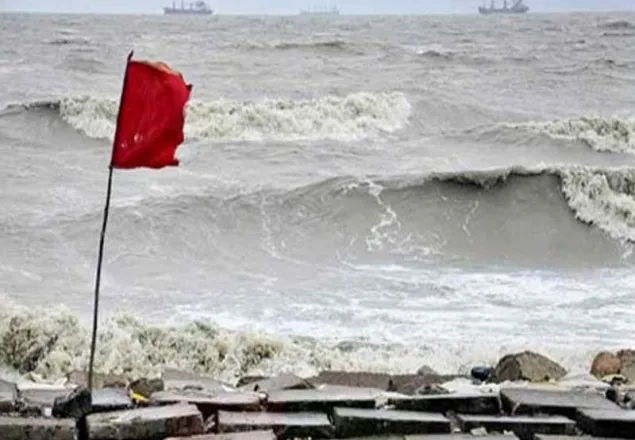 সাগরে নিম্নচাপ, সমুদ্রবন্দরে ১ নম্বর সতর্কবার্তা