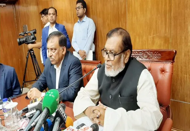 ১১ হাজার অবৈধ বিদেশিদের নিজ খরচে ফেরত পাঠাবে বাংলাদেশ