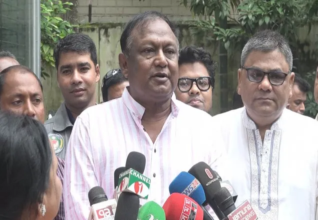 ১০০ টাকার নিচে পেঁয়াজ পাওয়ার সম্ভাবনা নেই : বাণিজ্যমন্ত্রী