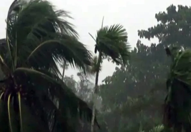 দুর্বল হয়েছে ঘূর্ণিঝড় ‘বুলবুল’, সংকেত নামিয়ে ২ নম্বরে 