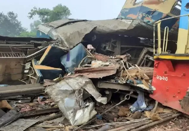 ট্রেন দুর্ঘটনা : নিহত ৫ জনের পরিচয় মিলেছে 
