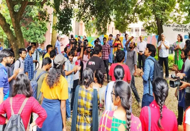 জাবিতে ভিসির অপসারণ দাবিতে বিক্ষোভ অব্যাহত