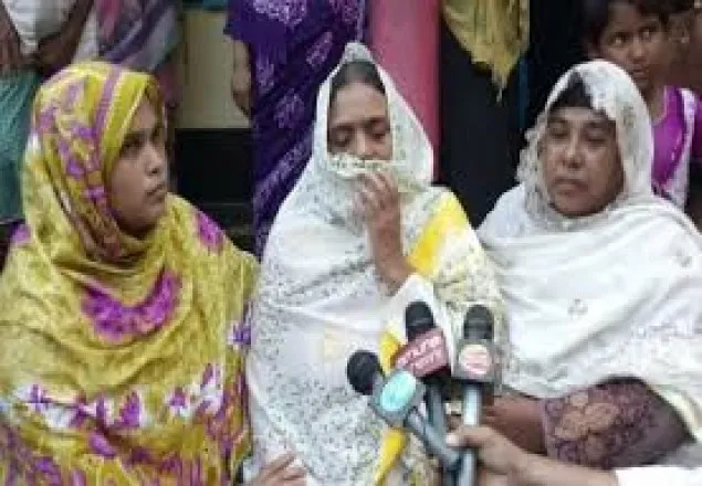 ছেলে হত্যাকারীদের ফাঁসি চান আবরারের মা