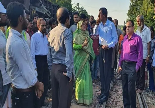 ট্রেন দুর্ঘটনা তদন্তে অতিরিক্ত সচিব ঘটনাস্থলে