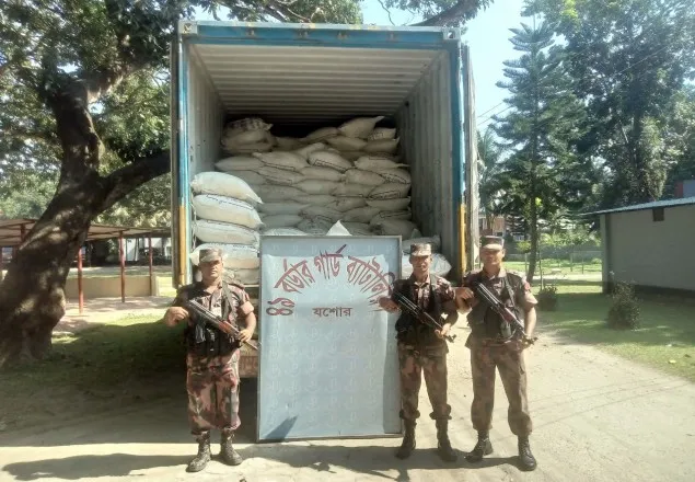 যশোরে বিপুল পরিমাণ ঔষধ তৈরির কেমিক্যাল আটক