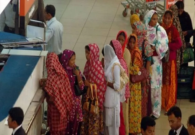 বিদেশে নারীকর্মী পাঠানো বন্ধের নির্দেশনা চেয়ে রিট
