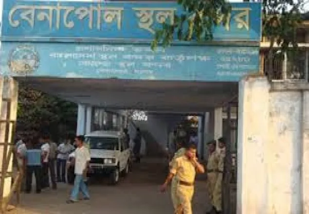 পরিবহন ধর্মঘটে বেনাপোলে মালামাল লোড আনলোড ও খালাশ হয়নি 