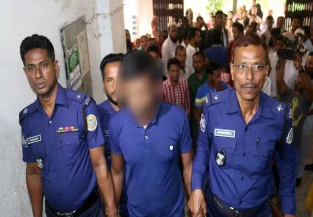 খেলা থেকে ৩ শিশুকে তুলে নিয়ে ‘ধর্ষণ’, কিশোর আটক