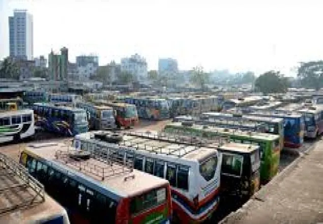  সড়কে নতুন আইন : ৫ জেলায় চলছে বাস ধর্মঘট