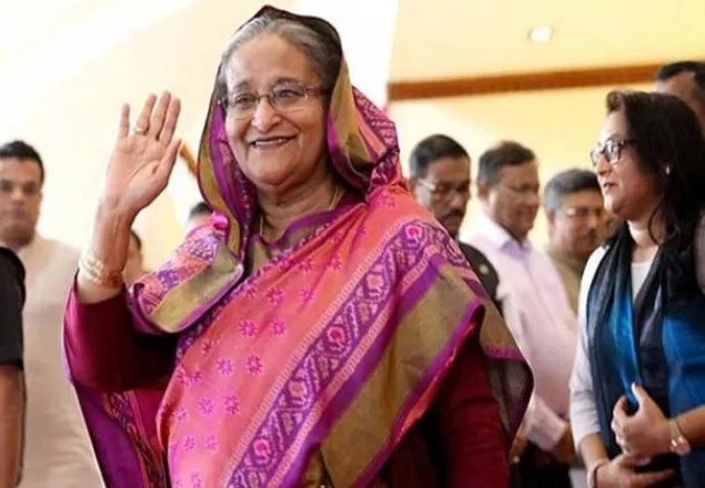 দুবাই থেকে দেশে ফিরলেন প্রধানমন্ত্রী
