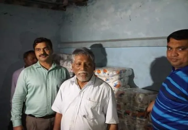 ঝিনাইদহে লবণের মুল্যবৃদ্ধির গুজব; পুলিশের অভিযানে আটক ১