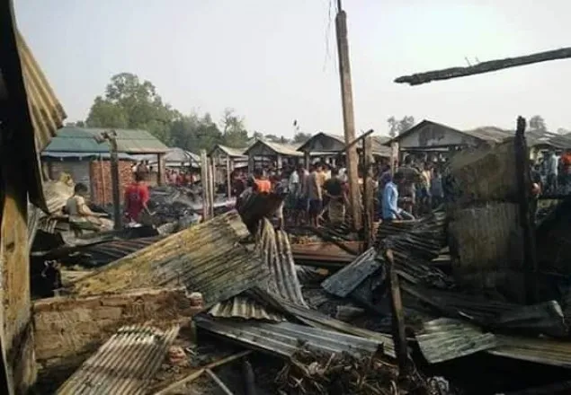 গোবিন্দগঞ্জে অগ্নিকান্ডে ৩০০ দোকান পুড়ে ছাই