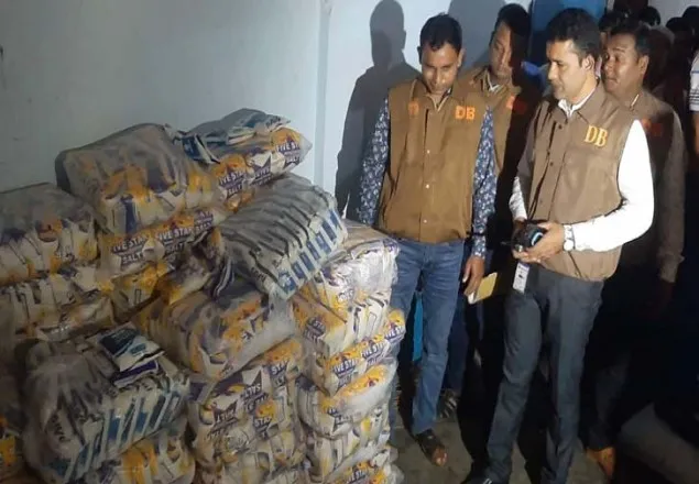 এক বাড়িতেই মজুদ ৭ হাজার কেজি লবণ