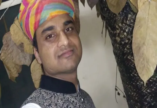 ভারতে সংস্কৃত পড়াতে মুসলিম শিক্ষক নিয়োগের পর বিক্ষোভ