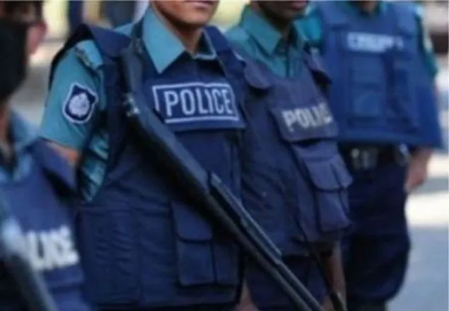 চেকপোস্টে দুর্বৃত্তের হামলায় ৪ পুলিশ আহত