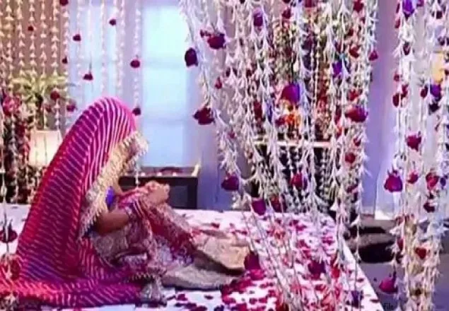 বিয়ের প্রথম রাতেই বাসর ঘরে স্ত্রী অন্তঃসত্ত্বা!