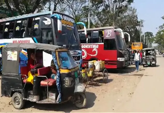 ধর্মঘট প্রত্যাহারের পরও খুলনায় বাস বন্ধ