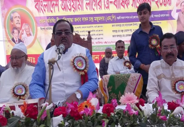 গুজব ছড়িয়ে চালের দর বাড়ালে ছাড় নেই : খাদ্যমন্ত্রী