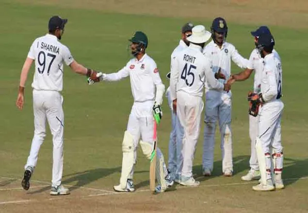 ঐতিহাসিক টেস্টে ইনিংস ব্যবধানে হারল বাংলাদেশ