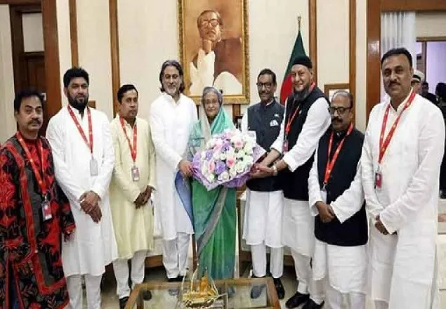 গণভবনে প্রধানমন্ত্রীর সঙ্গে পরশ-নিখিলের সাক্ষাৎ
