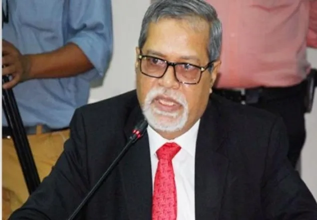 সিইসির ওপর ক্ষুব্ধ চার কমিশনার
