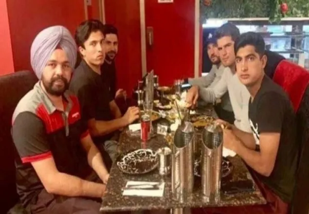 ‘হয় ভাড়া নাও নয়তো খেতে চলো’