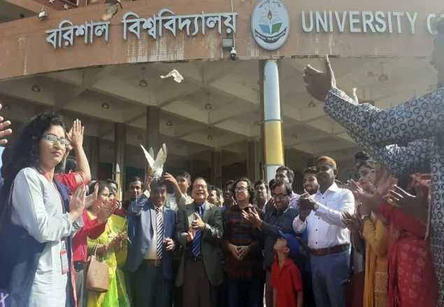 বিতর্ক উৎসবে চ্যাম্পিয়ন বরিশাল বিশ্ববিদ্যালয়