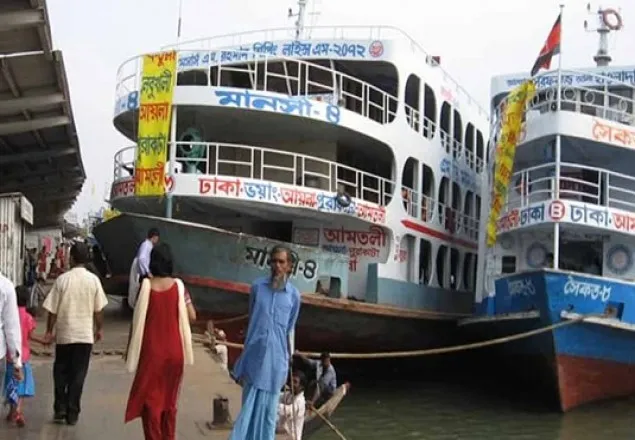 ১১ দাবিতে লাগাতার ধর্মঘটে নৌ শ্রমিকরা 