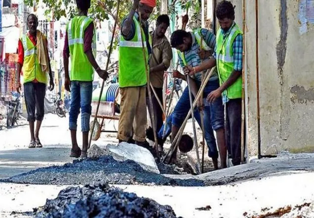 পরিচ্ছন্নতাকর্মীর পদে আবেদন করলেন ৭ হাজার প্রকৌশলী!